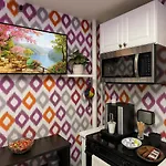 Lemon Vibes Harlem Affordable Comfort